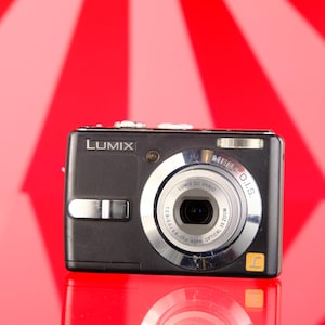 Panasonic Lumix DMC-LS75 Compact Digital Camera Digicam Starter Kit