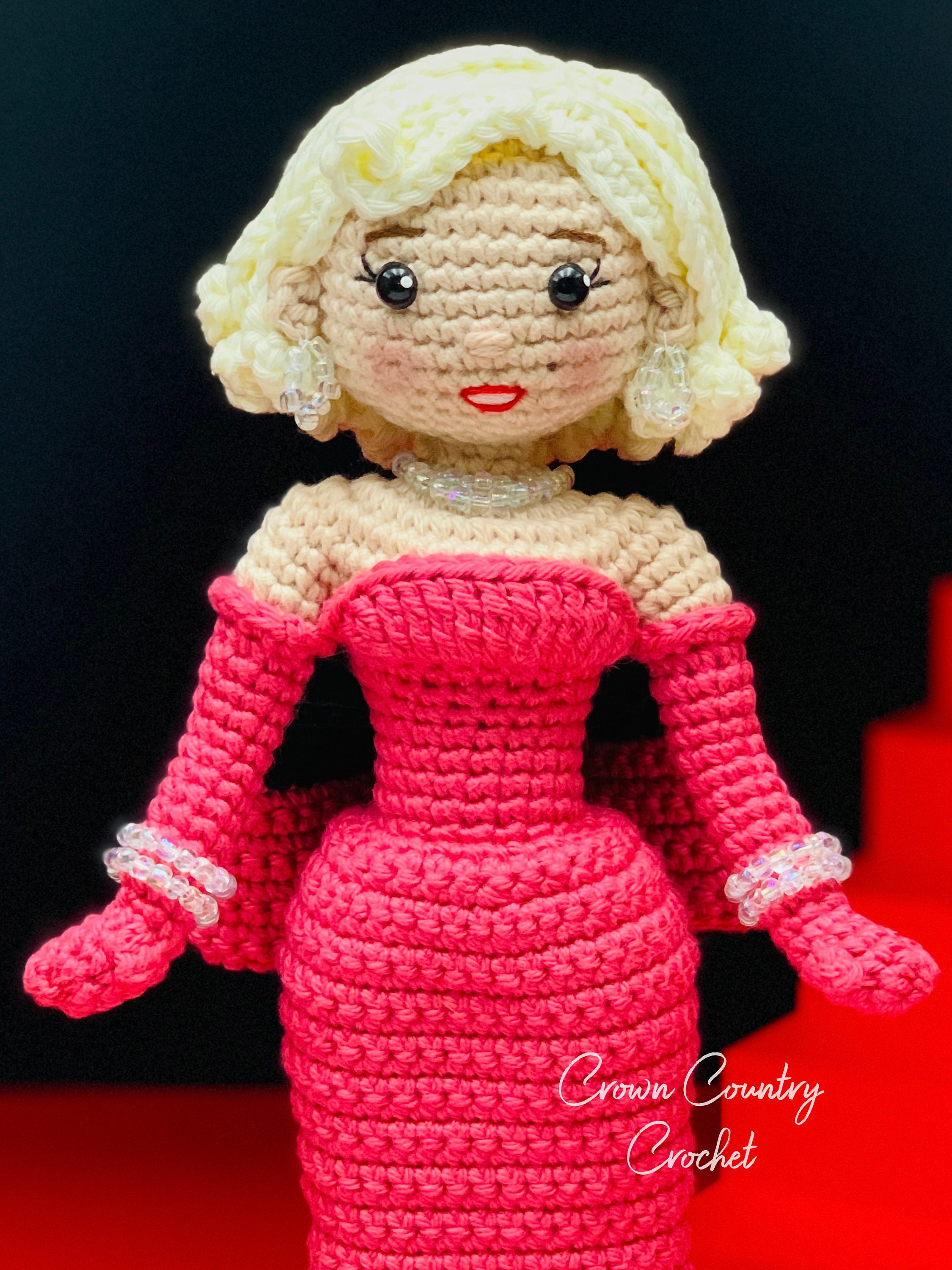 マリリン・モンローのかぎ針編み人形のパターン：ローレライ風編み