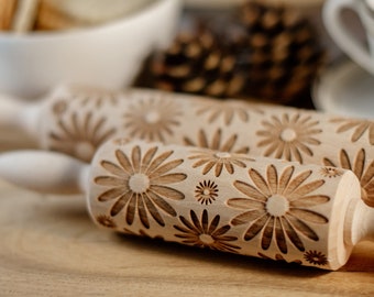 Rodillo de amasar con relieve de manzanilla: rodillo de galletas de madera de haya grabado