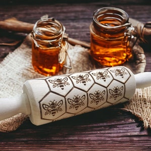 Bee Engraved Rolling Pin: Embossed Beechwood, Baking Tool