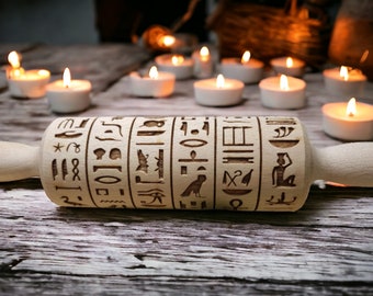 Rodillo de amasar con relieve de jeroglíficos: hecho a mano en madera de haya con diseño egipcio.