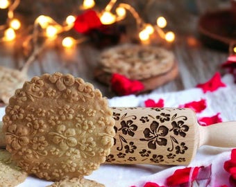 Rodillo de amasar con grabado floral: Rodillo para galletas de madera de haya en relieve