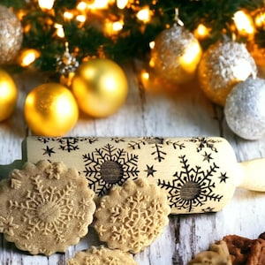 Rodillo de amasar con grabado de copo de nieve: Rodillo de galletas de madera de haya con relieve