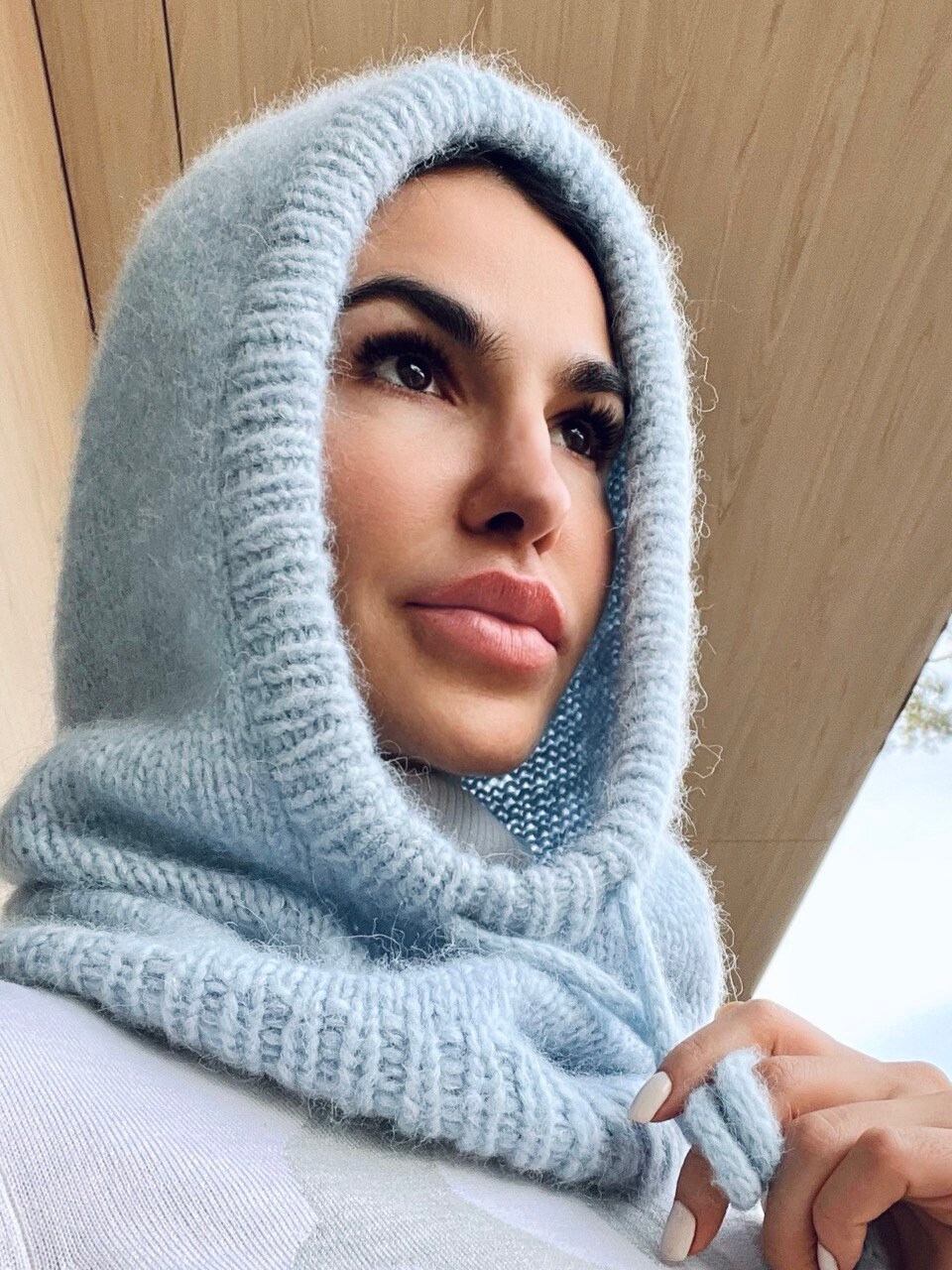 VIAVANDA 2WAY HOODED MUFFLER KNIT ライトブルー VIAVANDA 2WAY HOODED MUFFLER KNIT ライトブルー