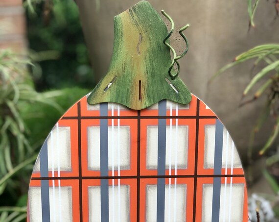 Medium grey plaid PUMPKIN METAL Yard SIGN, gray orange metal pumpkin, pumpkin metal sign, Fall pumpkin sign, Hanging round top pumpkin