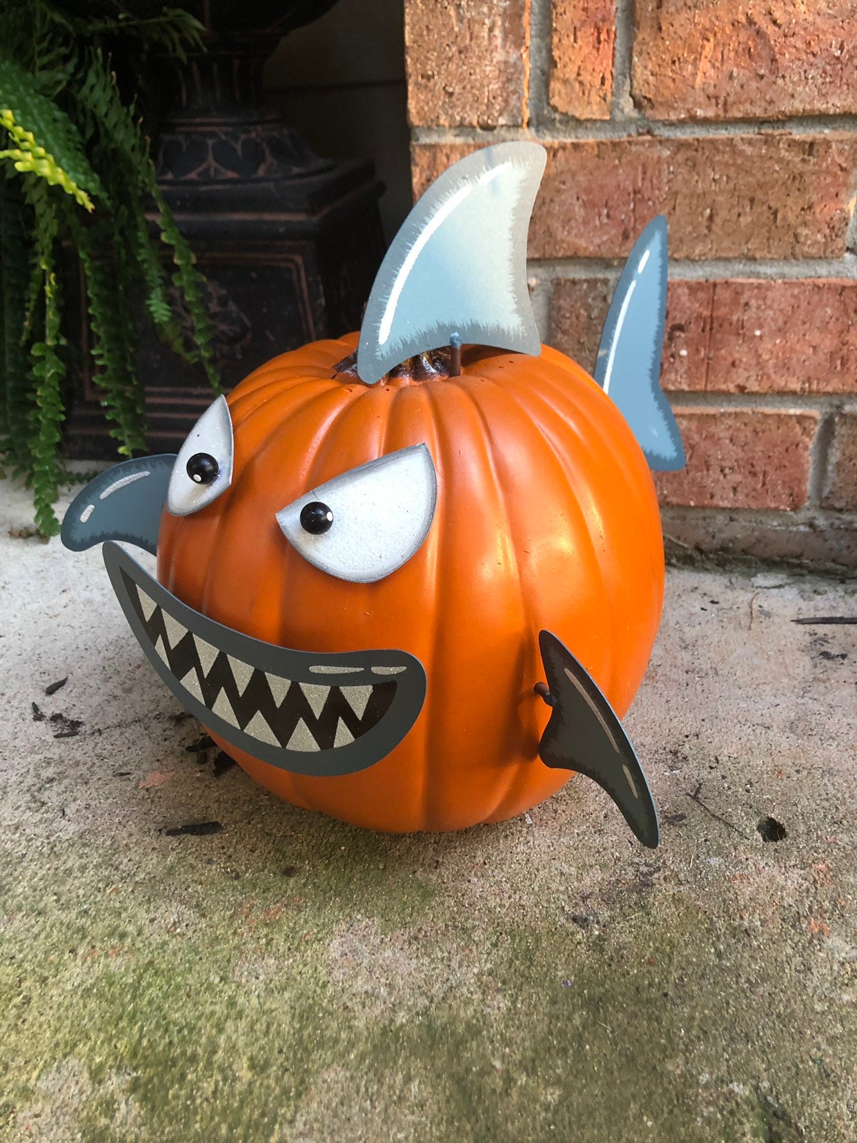 Baby Shark Pumpkin Carving painted-baby-shark-pumpkin-decorations-nickelodeon-parents