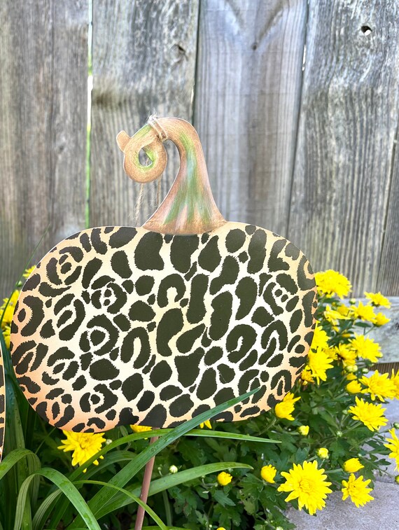 CLASSIC LEOPARD PUMPKIN Metal Sign, yard pumpkin, Fall pumpkin sign, fall orange Round Top Collection sign