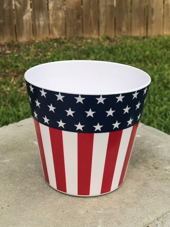 PATRIOTIC PLANTER POT, patriotic arrangement pot, patriotic vase, plastic patriotic vase, small July 4th vase, patriotic decor