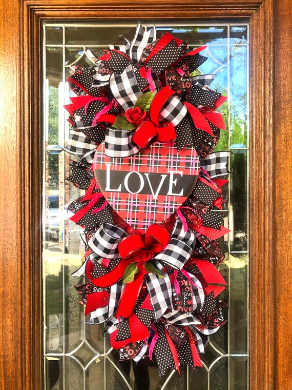 VALENTINES HEART WREATH, love heart swag, front door wreath