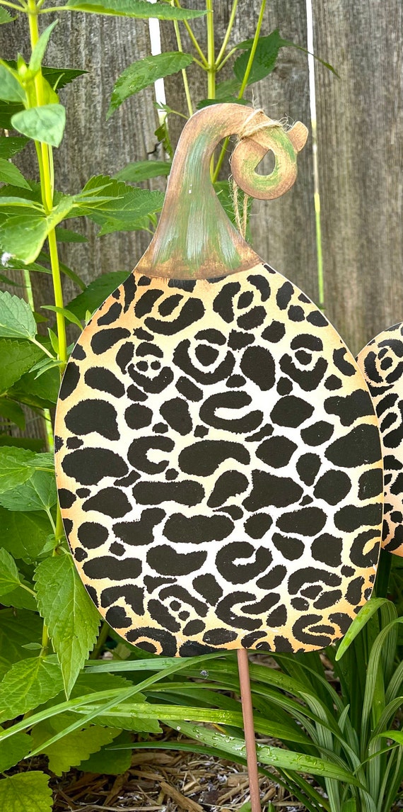 Taller CLASSIC LEOPARD PUMPKIN Metal Sign, yard pumpkin, Fall pumpkin sign, fall orange Round Top Collection sign