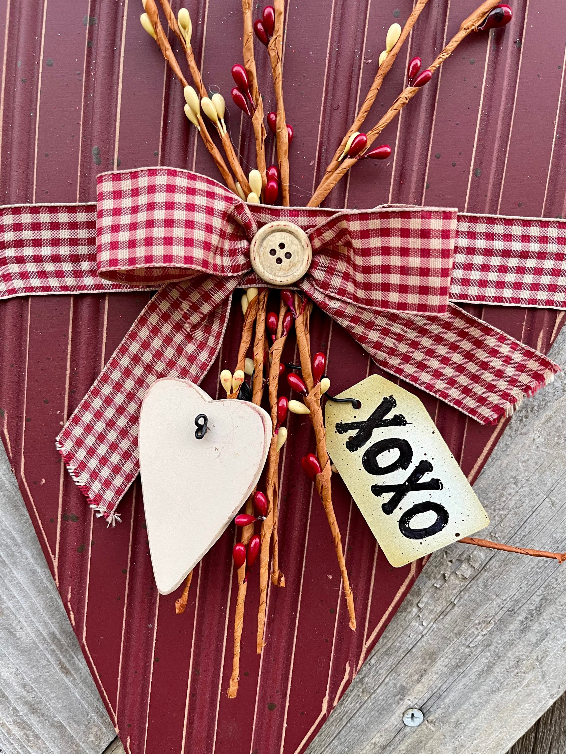 Red country wooden HEART Sign, valentine wall sign, heart sign