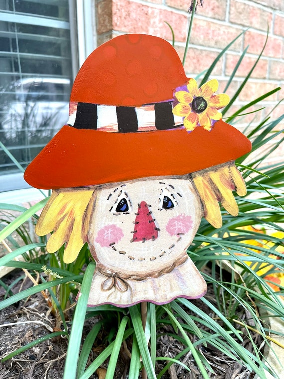 SCARECROW Metal Sign, fall yard Sign, fall Round Top Collection sign