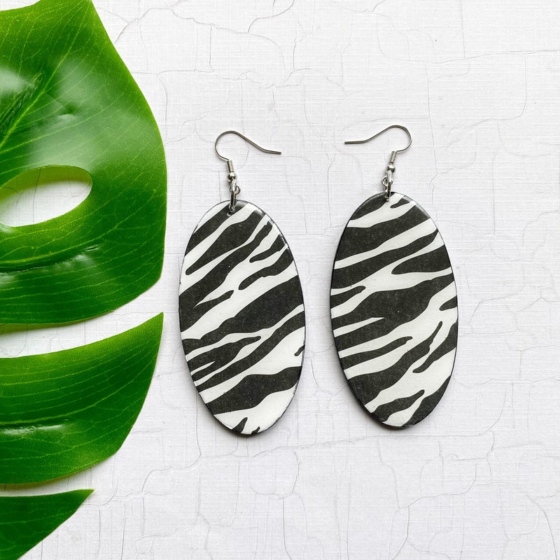 Elegante Kids Zebra Earring main image 1