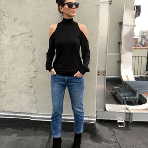 Forgiving tops Relaxed Shortsleeve tops for leggings Off the Shoulder Top Sage Green tops Women/'s Clothing Cold Shoulder Blouse Green