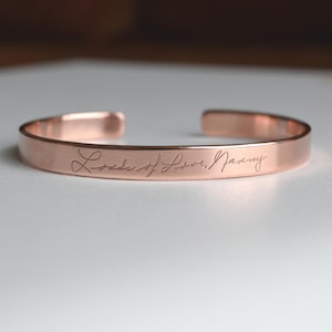 Pulsera personalizada, pulseras grabadas personalizadas, brazalete de cobre con escritura a mano, boda, graduación, soporte católico grabado personalizado,