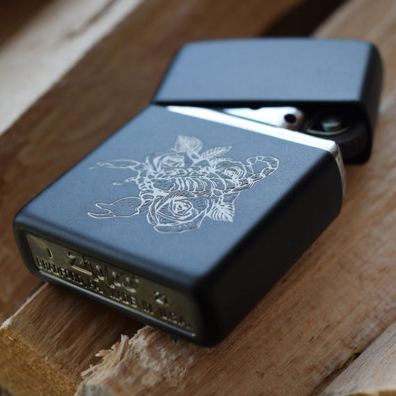 Zippo - Zippo Marlboro De 2023 - Accendino Tascabile - Rame E Incisione - Foto 3