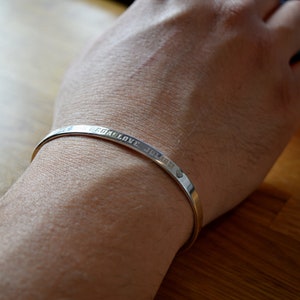 Bracciale in argento sterling 925, messaggio personalizzato, bracciale inciso, bracciale personalizzato per donne, uomini, scrittura a mano, regalo da damigella d'onore immagine 5