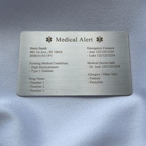 Cartão de identificação médica, cartão fino com Estrela da Vida e dados médicos como diabetes, epilepsia, alergias a medicamentos, alergias alimentares, emergência, ICE