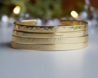 Pulsera grabada chapada en oro de 22K, Cree en ti mismo, Nunca temas, Eres más valiente de lo que crees, Om, Mantra, Tu poder, Amistad