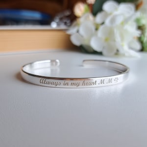 Sterling Silver 925 Pet loss Bracelet, Pet sympathy bracelet, Pet Memorial cuff, Pet remembrance bracelet, Forever in my heart, Paw Print