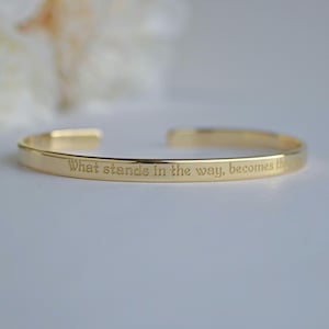 Pulsera chapada en oro de 22 quilates para mujer, brazalete grabado, grabado personalizado, brazalete de oro, para parejas, pulsera personalizada para mujer, hombre y niño.