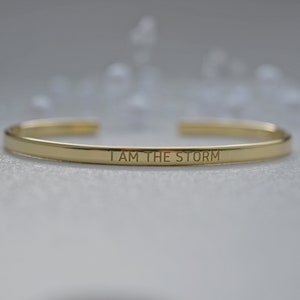Bracelet gravé en plaqué or 22 carats, bracelet personnalisé homme, femme, manchette en or étroite de 3 mm, cadeau personnalisable, cadeau de Saint-Valentin