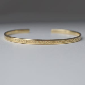 Pulseira gravada banhada a ouro 22K, punho estreito de 3 mm de largura, presente para homens, mulheres, suporte personalizado, fino, mantra, liquidação, presente de dia das mães