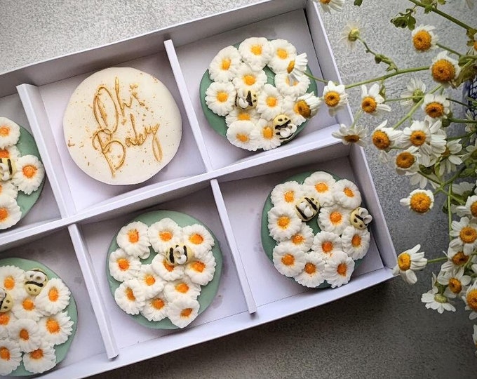 Oh Baby Daisy Biscuit Box, Hand Iced letterbox Biscuits, Personalised Gift - Vegan Available
