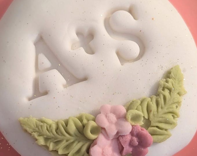 Personalised Couples Initials Hand Iced Wedding Favour Vanilla Biscuits