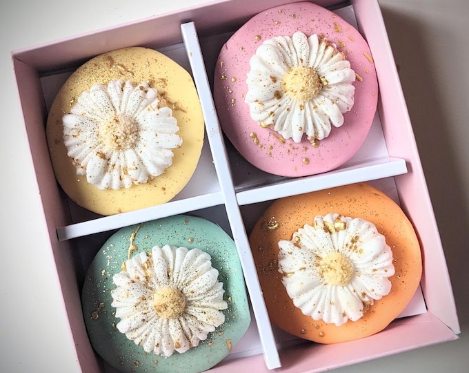 Pretty Pastel Daisy Sugar Cookies, Hand iced letterbox biscuits, Spring Flowers Gift,  Flower Girl Proposal Gift- Vegan Available