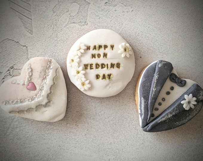 Bride and Groom Biscuit Gift Box, Hand Iced Letter Box Biscuits, Personalised Wedding Gift - Vegan Available