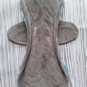 Heavy Flow Cloth Pad PATTERN 12 with gusset absorbency image 2