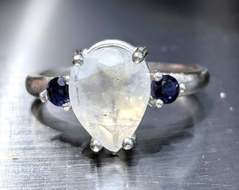 Anillo de piedra lunar natural Precioso anillo de corte de pera de piedra lunar AAA de 2 quilates con zafiro azul Regalo de cumpleaños para mujer Regalo del mes de nacimiento de la piedra de nacimiento de junio