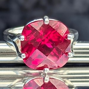 Scarlet Majesty Ring Bermuda Ruby Cushion Cut Checkerboard Ring Bold Elegance Heirloom Quality Ruby Gemstone Statement Fashion Ring Lux zdjęcie 1