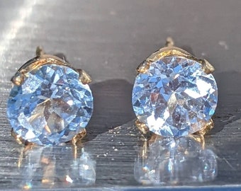 Pendientes de aguamarina real Pendientes de aguamarina de corte redondo rellenos de oro de 14k para su regalo de San Valentín Regalo de cumpleaños Stud de piedras preciosas