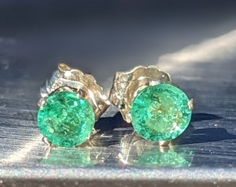 Pendientes de tuerca de esmeralda natural, corte redondo de 4mm, 0,25 quilates por piedra para mujer, regalo de cumpleaños, pendientes de tuerca de esmeralda auténtica, regalo de aniversario