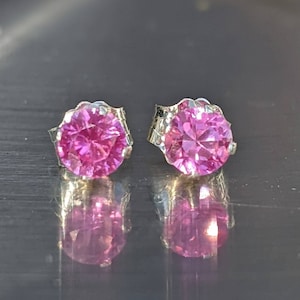 4mm Real Pink Sapphire Stud Earrings Pink Sapphire Earrings 4mm Solid Silver or Solid Gold Women&#39;s Birthday Gift Genuine Sapphire Gemstones
