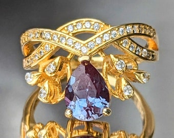 Anillo de alejandrita tirado ruso 14K pieza de declaración de oro gema en forma de lágrima con detalles de diamantes joyería lujosa que cambia de color su Navidad