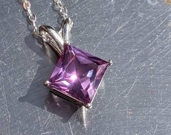 8mm 3ct Princess Cut Alexandrite Pendant - Luminous Color-Changing Gemstone Necklace - Elegant 14K Setting  Rare Luxury Jewelry Gift for Her