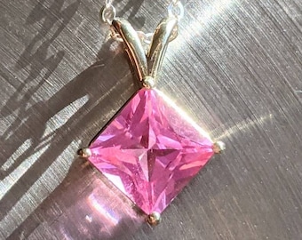 Echte roze saffier hanger. Roze saffier ketting Princess Cut 8mm zilver of massief goud Dames verjaardagscadeau 3ct echte edelsteen sieraden