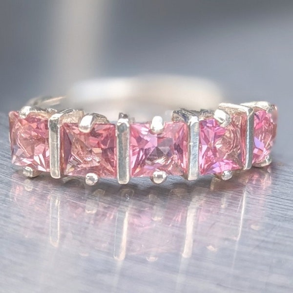 Anillo de turmalina rosa natural estilo madre anillo de 4 mm corte princesa banda infinita anillo de turmalina genuina para mujeres regalo de cumpleaños octubre