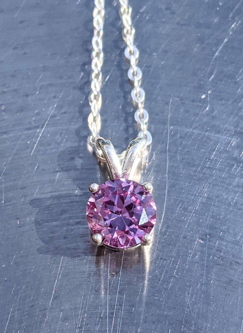 Véritable pendentif alexandrite à couleur changeante en argent ou or massif 2ct 8 mm collier alexandrite taille brillant pour cadeau de Noël danniversaire pour femme image 4