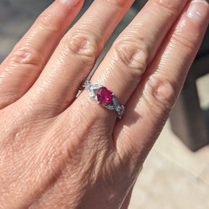 Heart Beat Ruby Ring Bermuda Ruby Statement Ring Pigeon Blood Ruby Heartache Healing Jewelry Self Love Promise Ring imagem 7