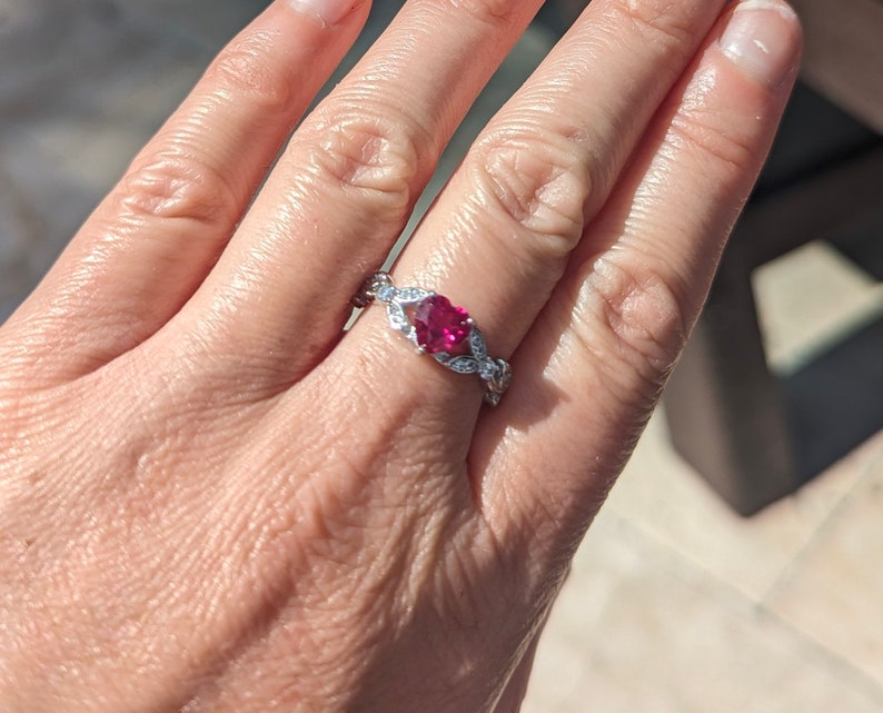 Heart Beat Ruby Ring Bermuda Ruby Statement Ring Pigeon Blood Ruby Heartache Healing Sieraden Self Love Promise Ring afbeelding 7