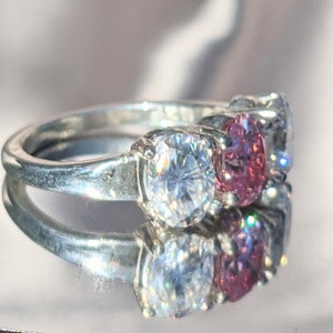 Radiant Cut Multi-Color Moissanite Wedding Band Sparkling Custom Bridal Ring Unique Pink and Clear Moissanite Anniversary Band zdjęcie 8