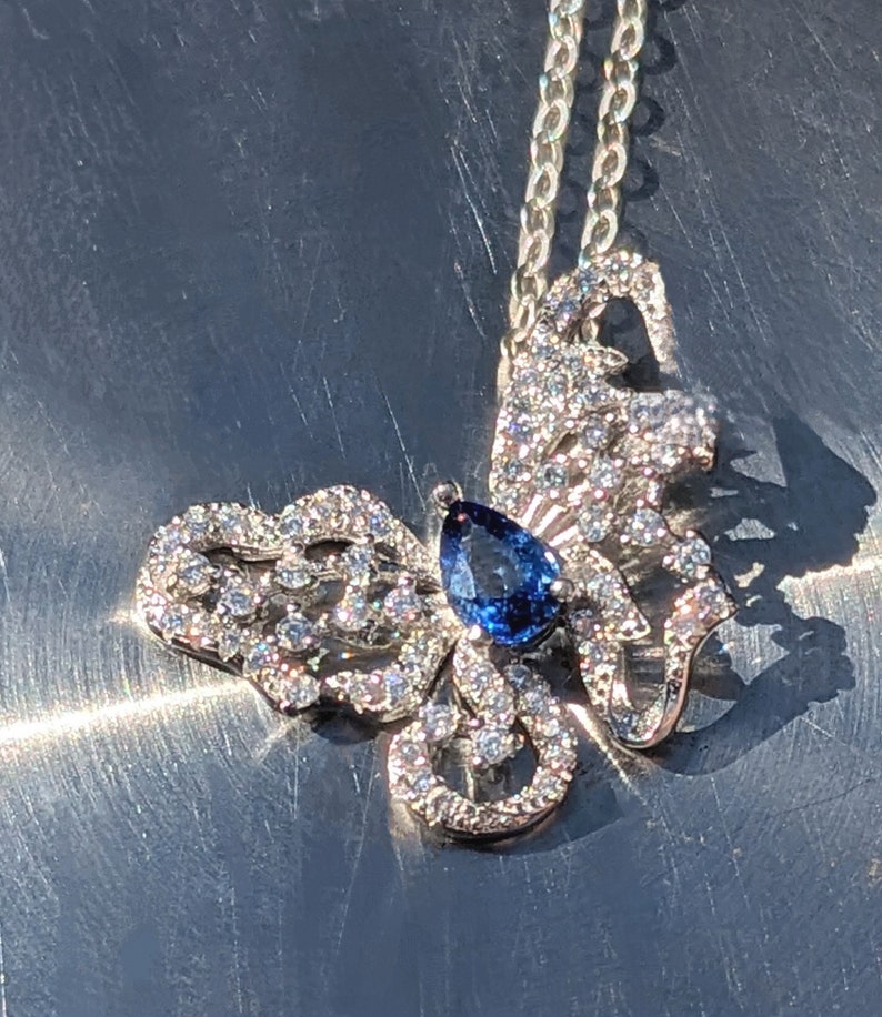 Collar de zafiro azul natural 14K oro diamante tachonado mariposa azul colgante lágrima zafiro azul natural elegante regalo de joyería para ella imagen 5