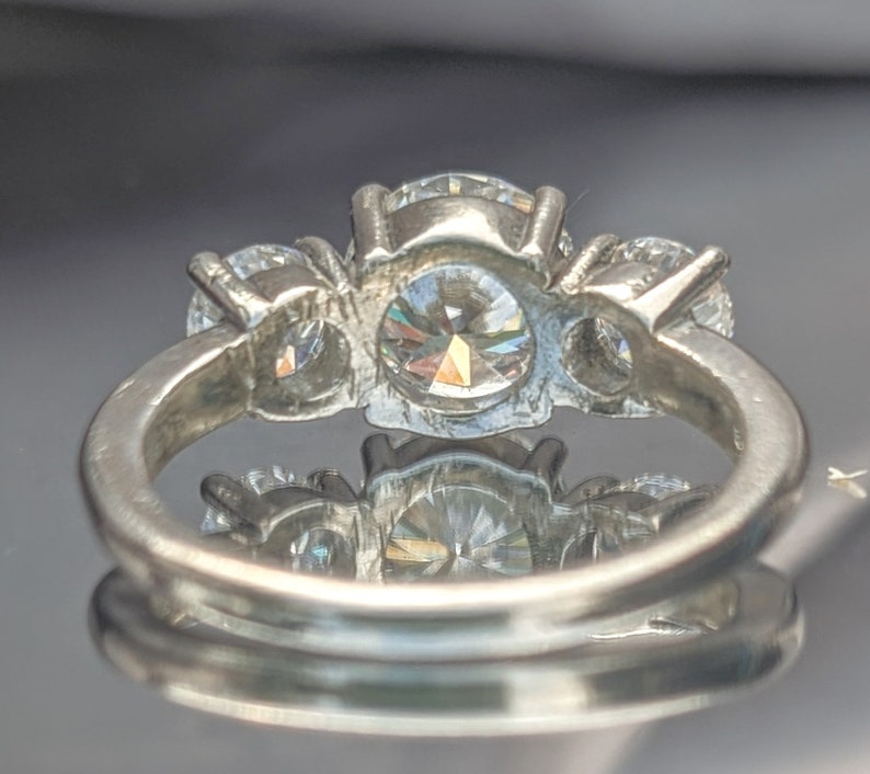 Diamant-Verlobungsring Doppelte 0,50 Karat Seitensteine mit 2 Karat Zentrum, das für immer verschlungen ist, symbolisieren Ihre unzerbrechliche Bindung Diamant oder Moissanite Ring Bild 4