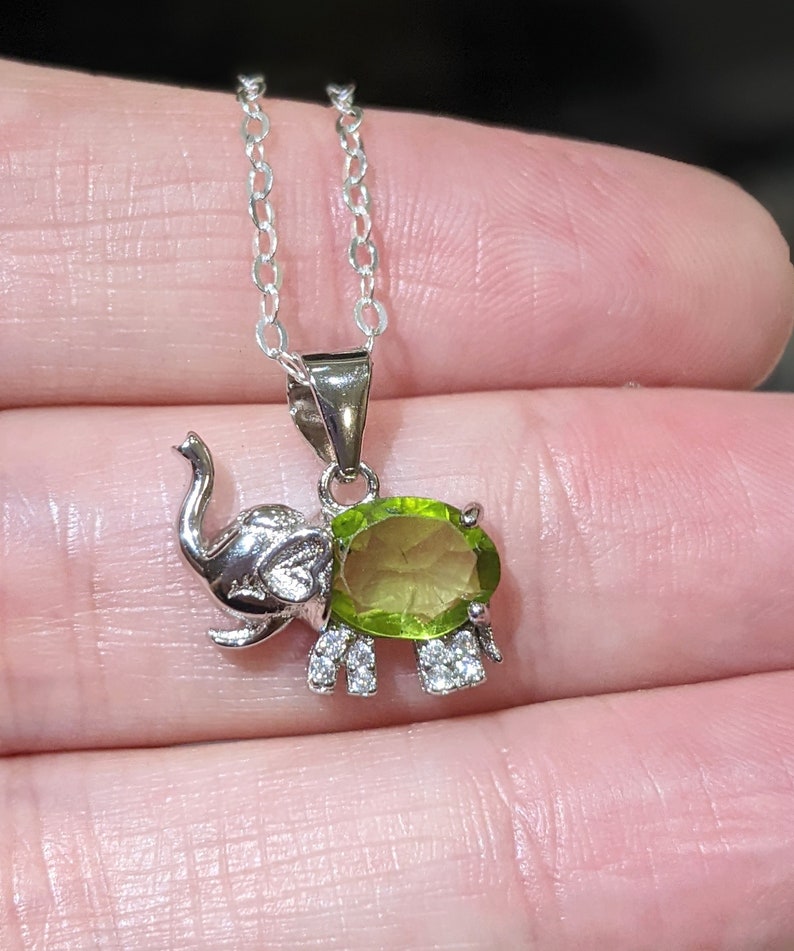 Peridot Pendant Sterling Silver Or Solid Gold Peridot Elephant Pendant Oval Cut Womens Birthday Gift Naturally Mined Christmas Gift For Her 画像 2