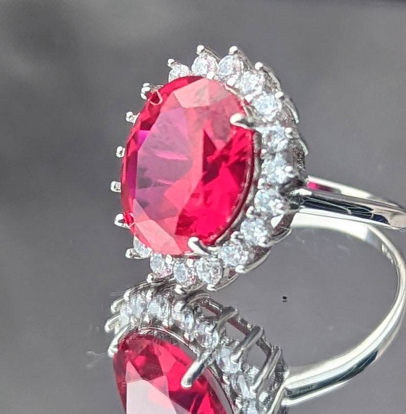 Hoge kwaliteit replica Eva Longoria Celebrity geïnspireerd Real Ruby AAA 5ct verlovingsring Halo 10x12mm ovaal geslepen damesring afbeelding 5