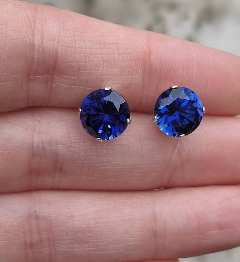 Pendientes de zafiro azul real de 4 ct, 8 mm de corte redondo de ley o tachuelas de zafiro azul de oro de 14 k para mujer, regalo de cumpleaños, certificado de aniversario imagen 2